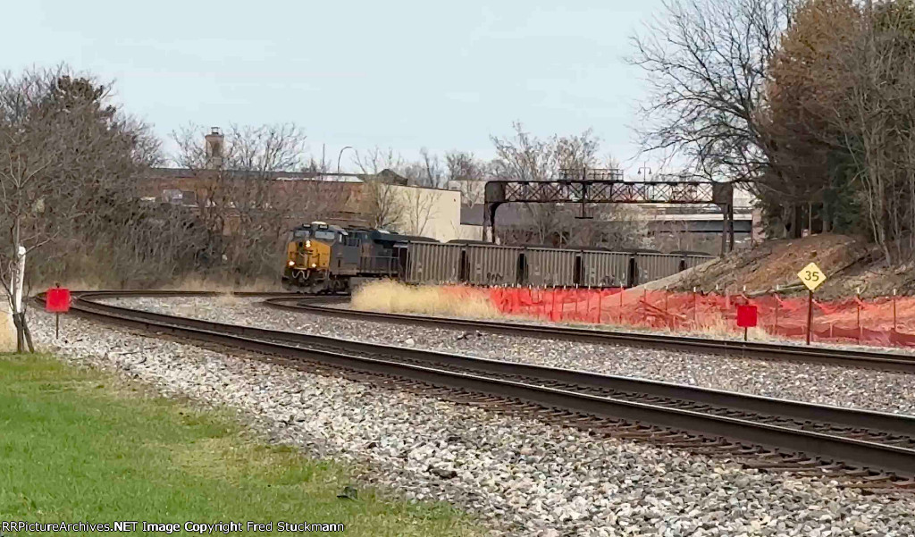CSX 3040 with the dreaded dirty door.
